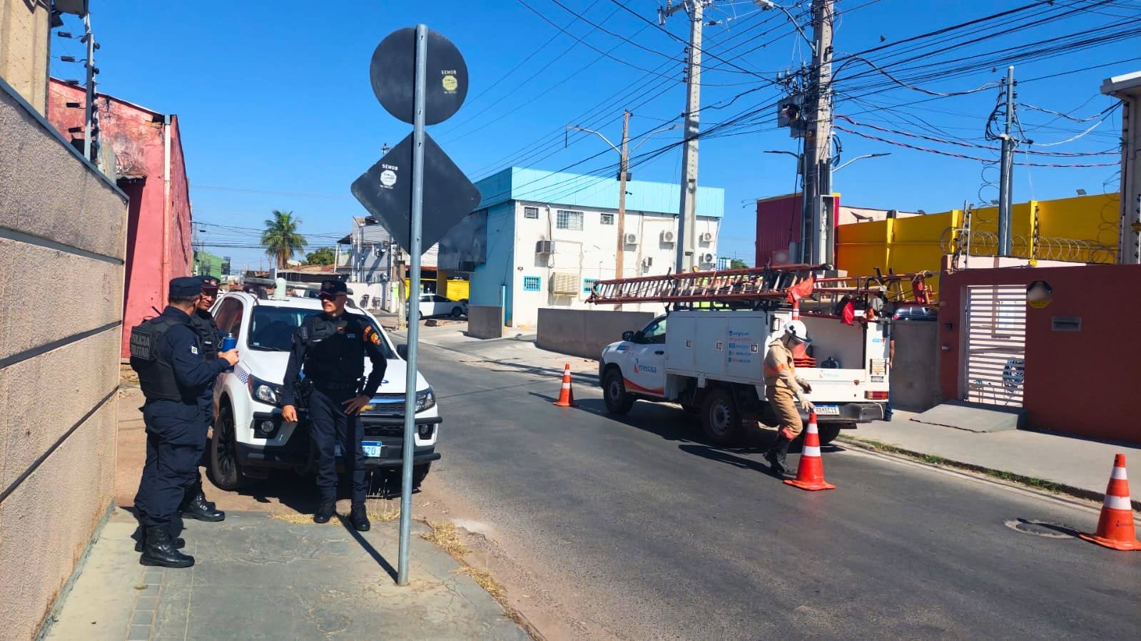 Polícia Civil prende gerente de mercado e eletrecista por furto de energia em bairro de Cuiabá