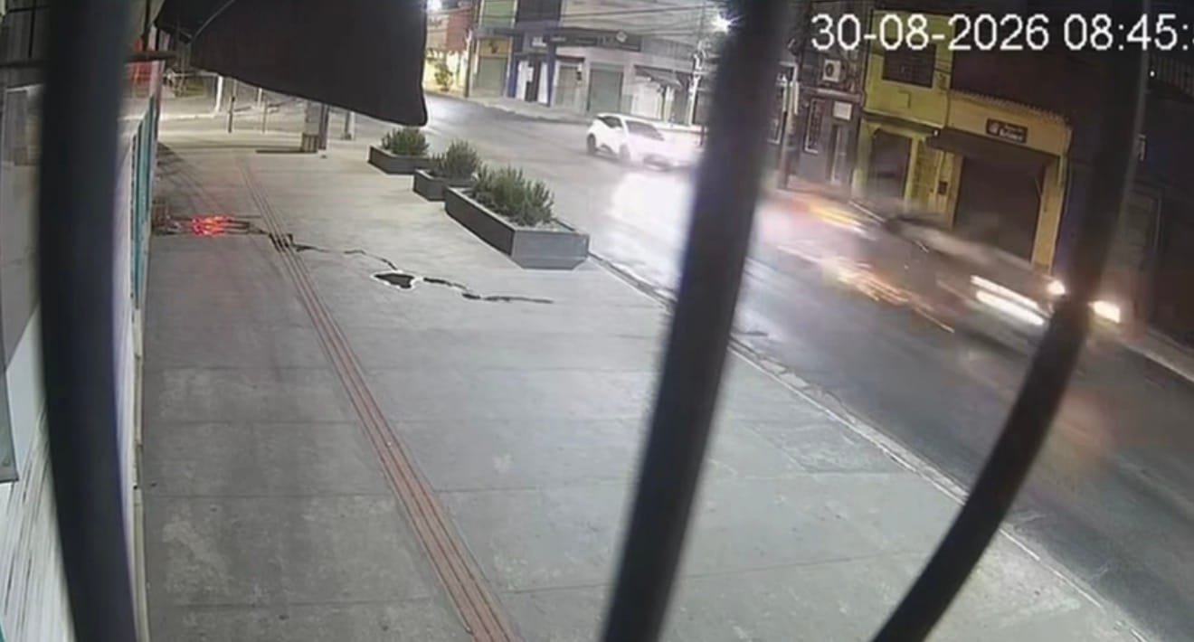 Vídeo mostra BMW em alta velocidade antes de atropelar e matar motociclista em Cuiabá