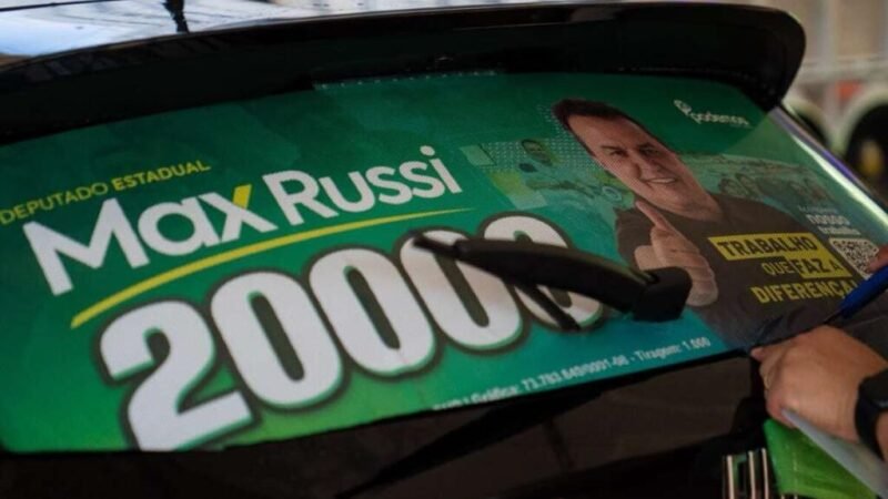 Primeiro ato de campanha de Max Russi reúne mais de 700 carros em adesivaço