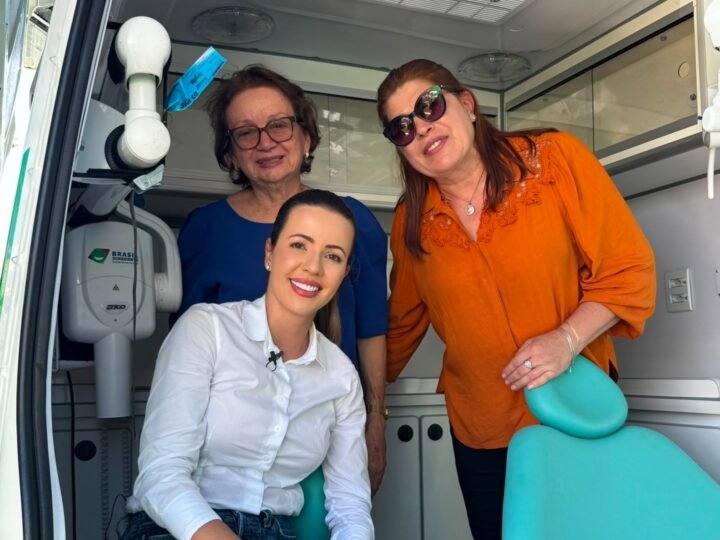 Trabalho de Flavinha coloca mais de R$ 700 mil em van e odontomóvel para Guarantã do Norte