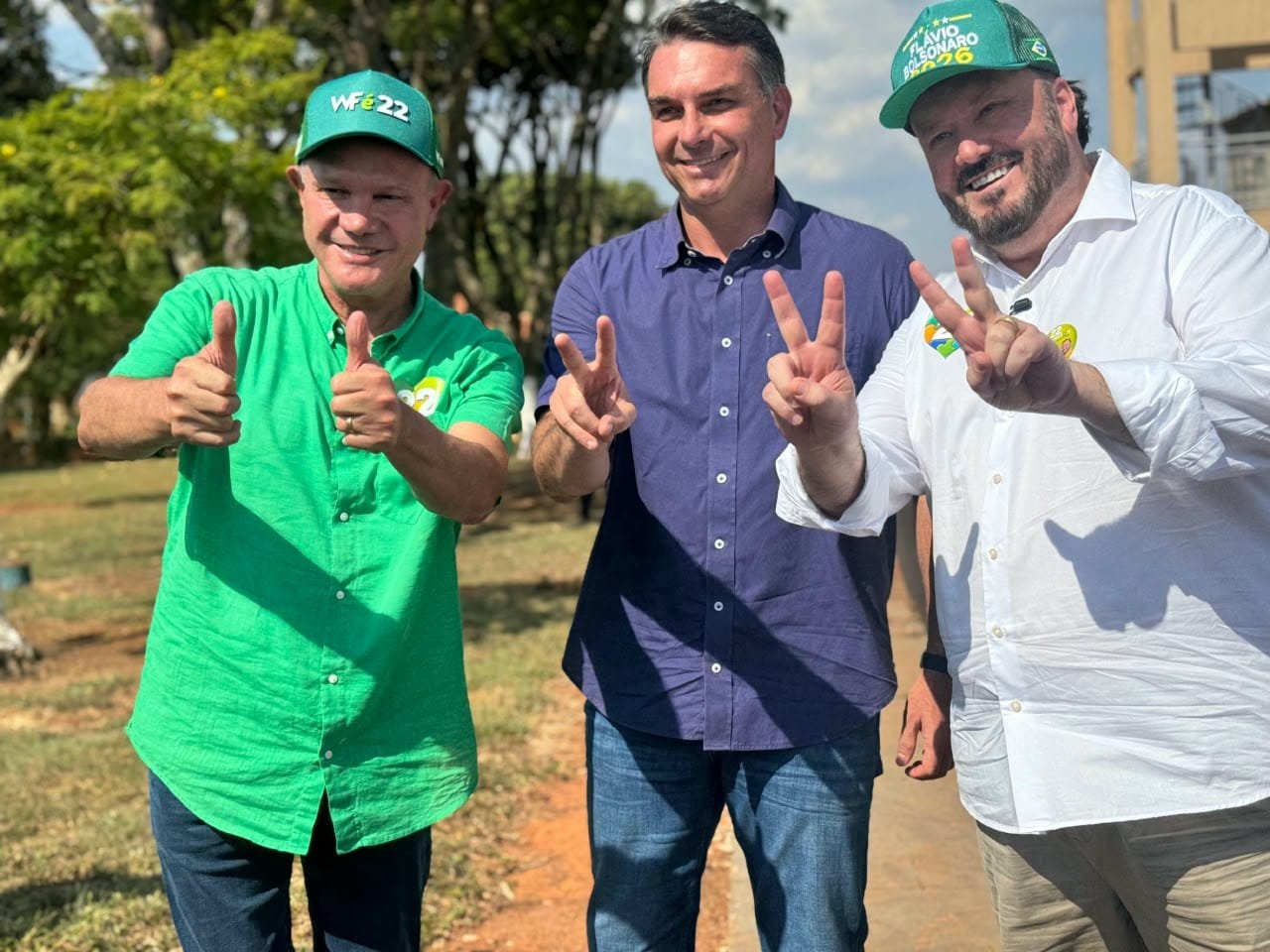 Flávio Bolsonaro se encontra com Wellington Fagundes e reforça união do PL em Mato Grosso