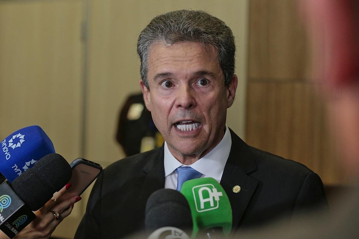 Ministro da Agricultura defende despolitização do agro: “Não é lulista, nem bolsonarista”