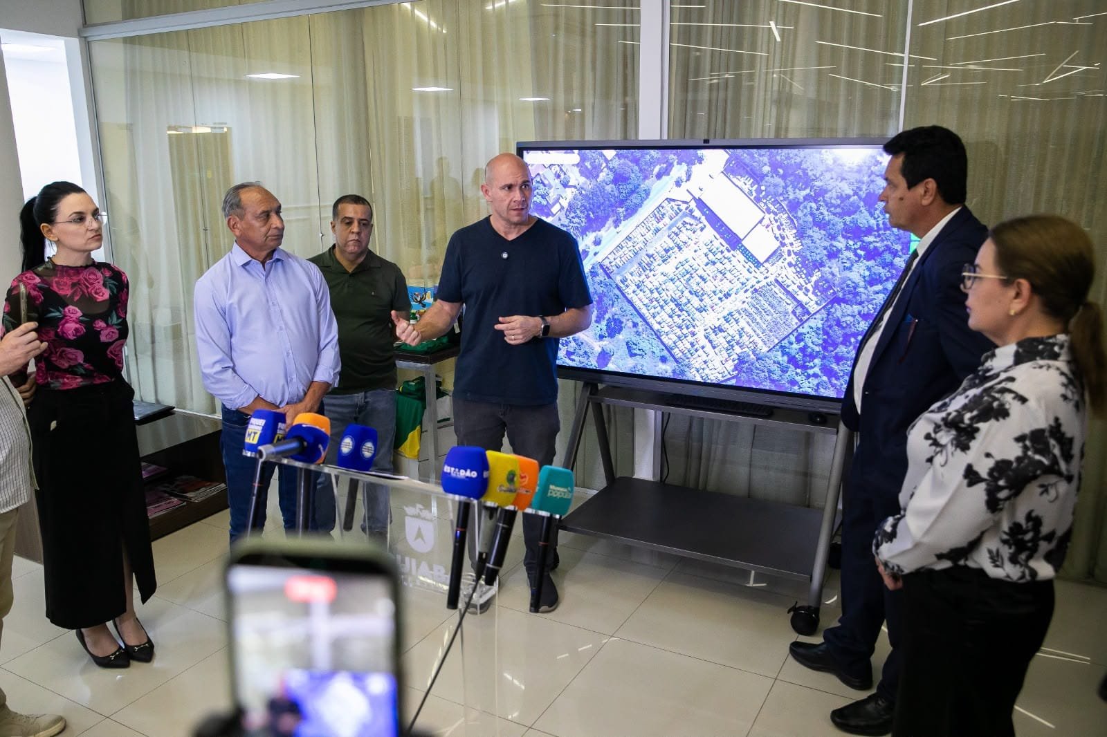 Cuiabá sanciona lei que retira cobrança de remoção e estadia para veículos antes de leilão