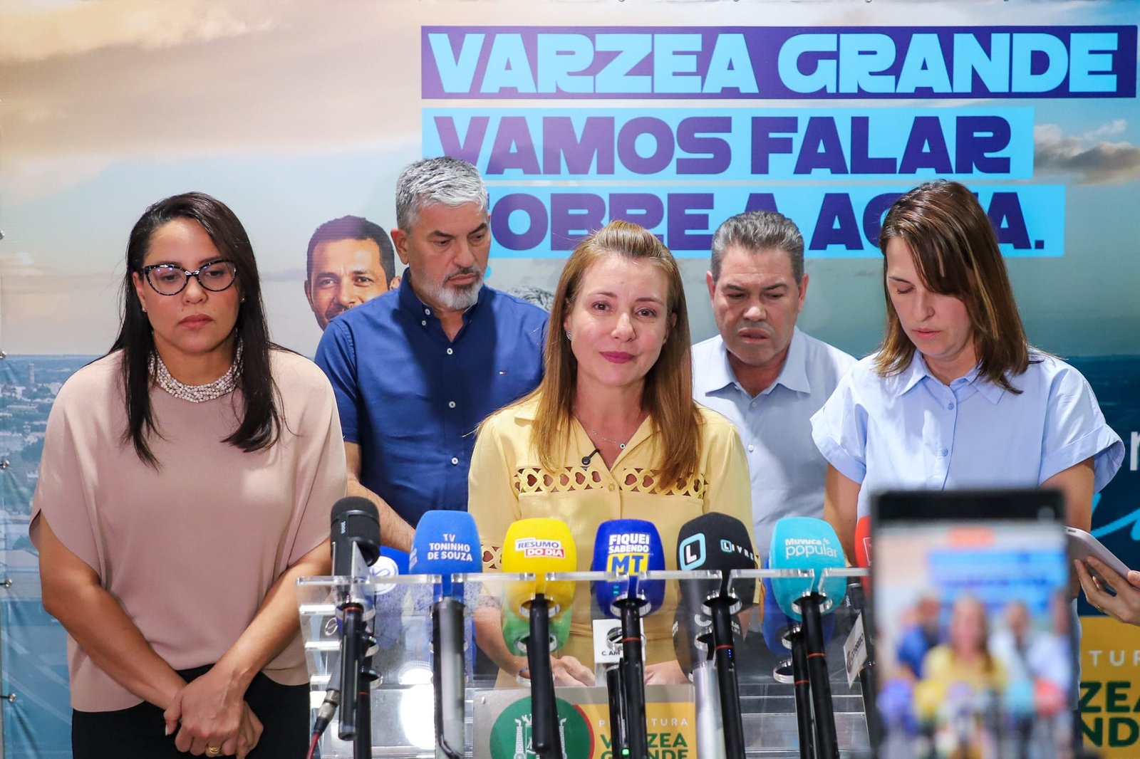 Prefeita culpa antecessores e cobra fiscalização: “Nenhum gestor teve coragem de resolver”