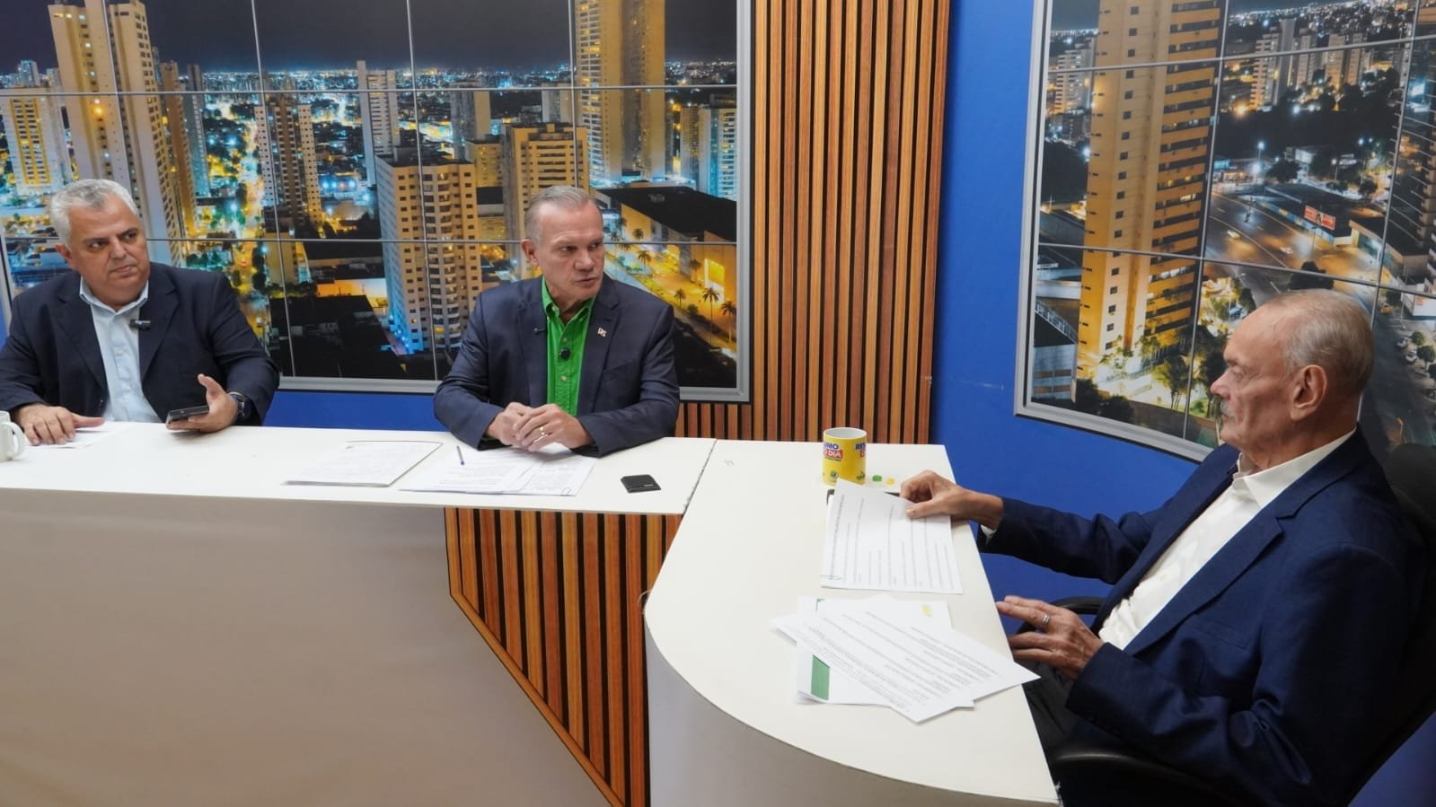 Na TV Cuiabá, WF promete “governo humano” e diz que Pivetta “renega a política”