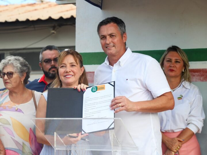 Prefeita Flávia Moretti descarta demissão de chefe do DAE flagrado com maços de dinheiro
