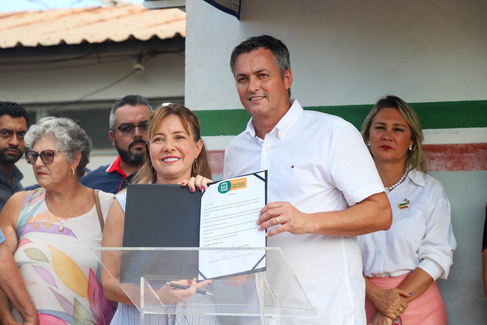 Prefeita Flávia Moretti descarta demissão de chefe do DAE flagrado com maços de dinheiro