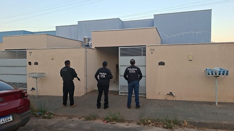 Operação mira investigados que invadiram residência com carro e executaram homem a tiros