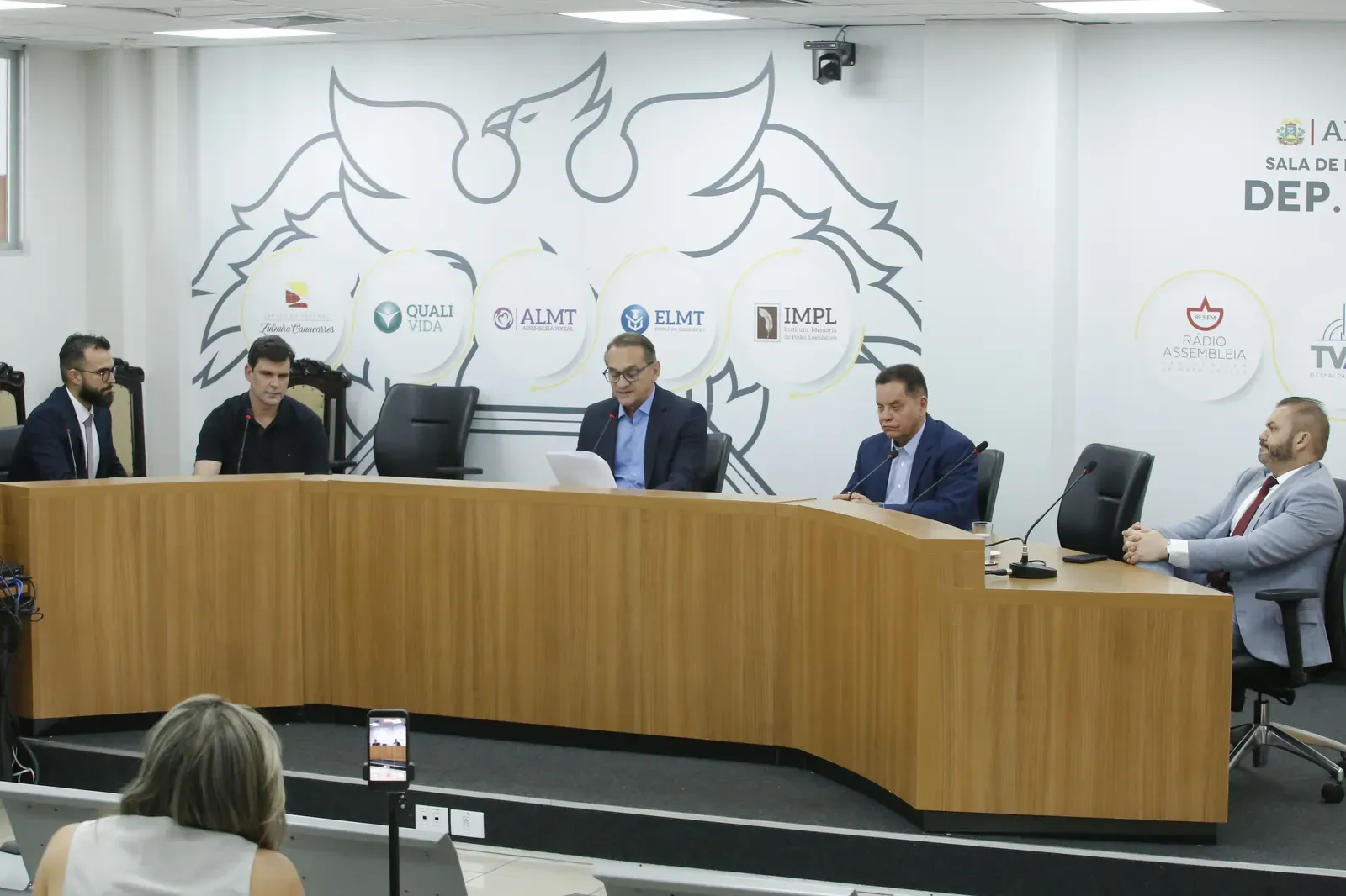 CPI da Saúde faz 261 perguntas, mas ‘médicos empresários’ optam por ficar em silêncio