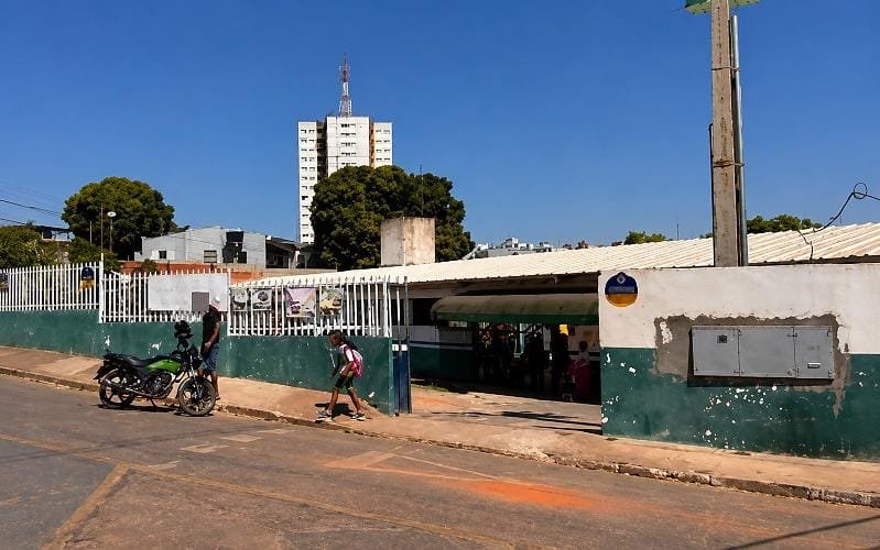 Sete crianças que consumiram veneno em escola seguem internadas em Cuiabá