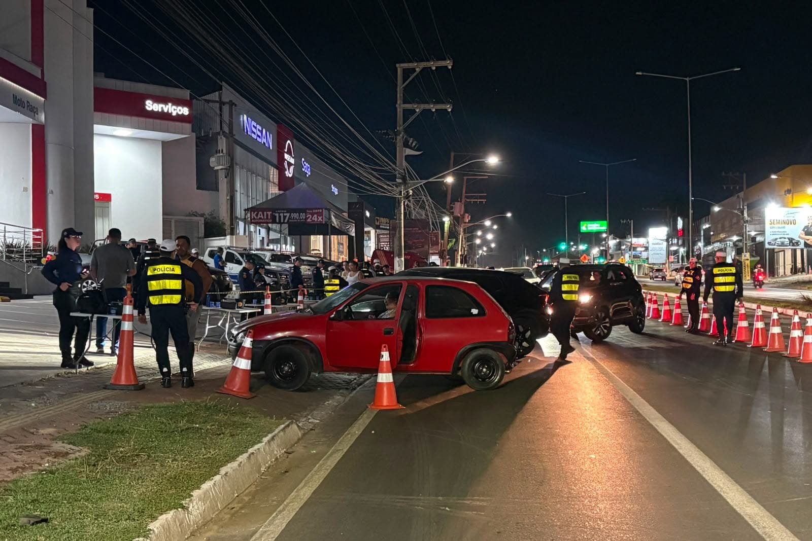 Lei Seca prende oito e remove 38 veículos durante fiscalização na Avenida da FEB, em VG