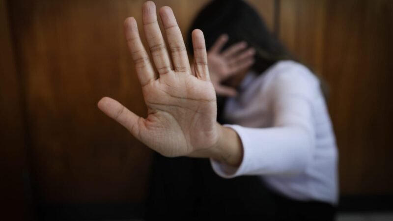 Homem é preso por tentar matar esposa enquanto ela dormia no interior de MT
