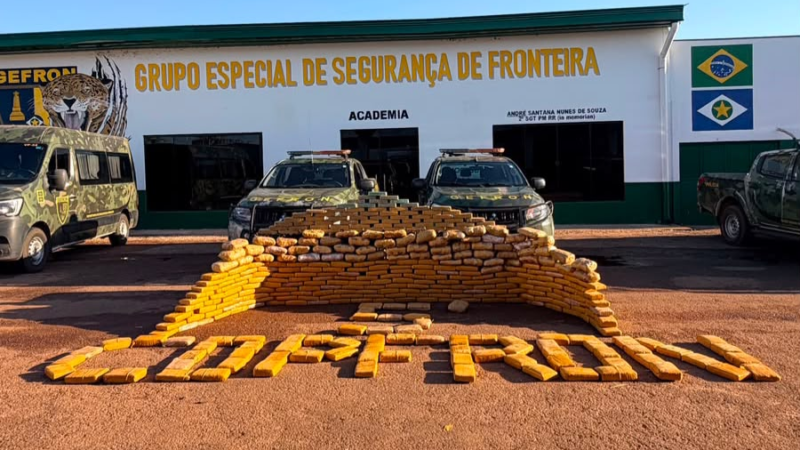 Drogas e caminhonete apreendidas com traficantes estão avaliadas em R$ 1,6 milhão