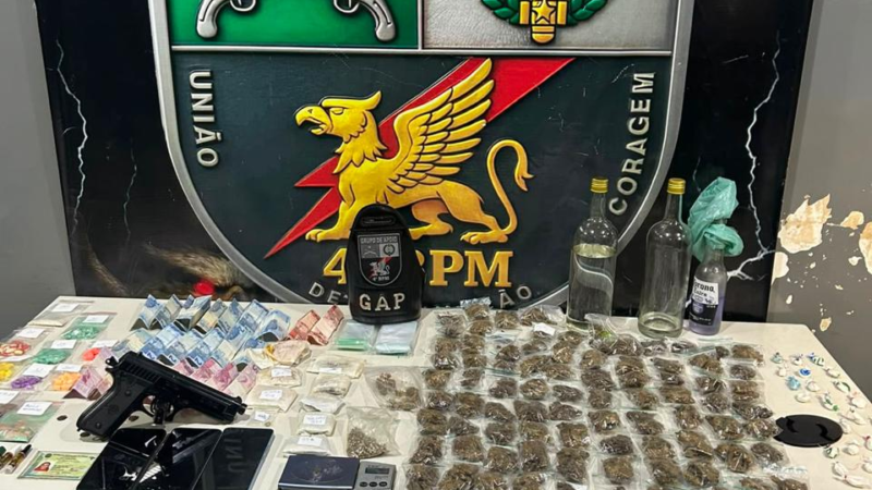 Traficante é preso com 148 ecstasy, 166 LSD e cocaína perto de posto de saúde