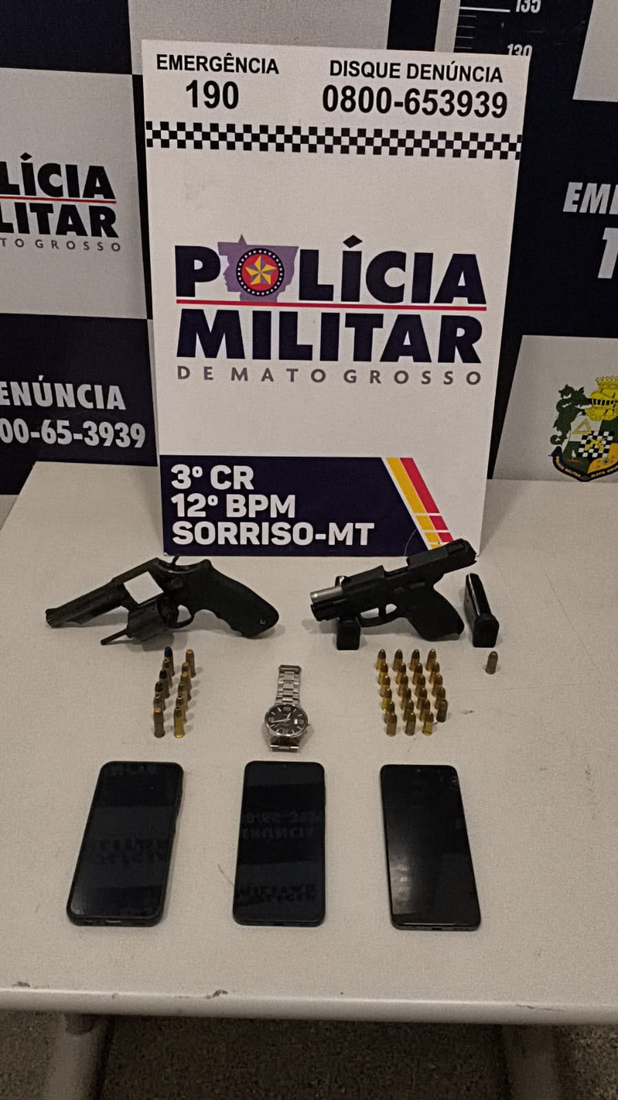 Polícia Militar prende quatro membros de facção criminosa com revólver e pistola em MT