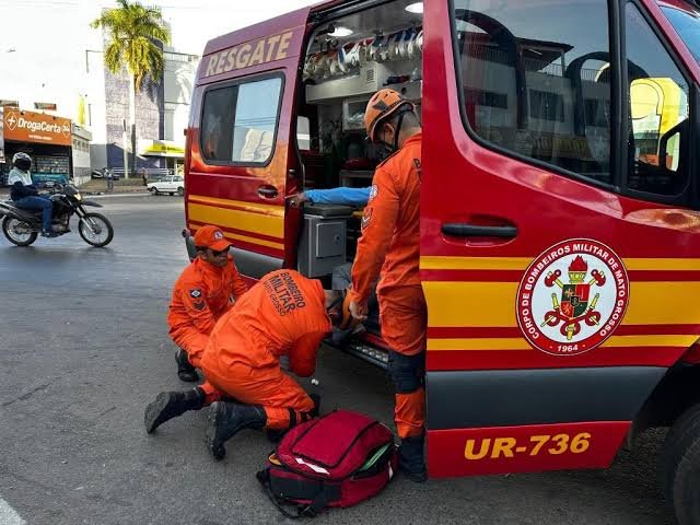 Colisão entre carro e bicicleta deixa adolescente ferida em Cáceres