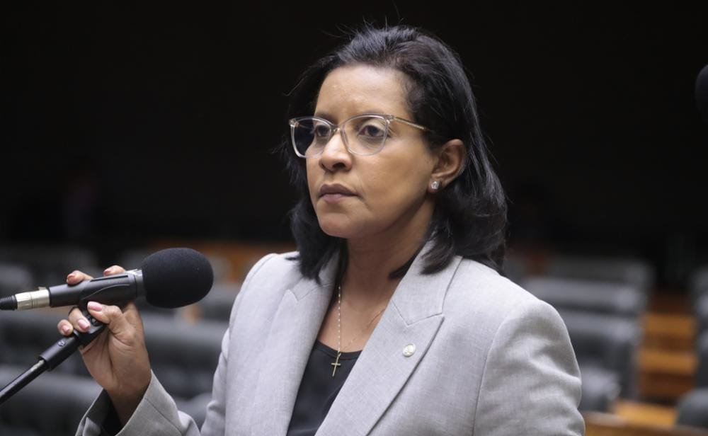 Gisela repudia fala de Galvan sobre feminicídio e diz que discurso “naturaliza a violência”
