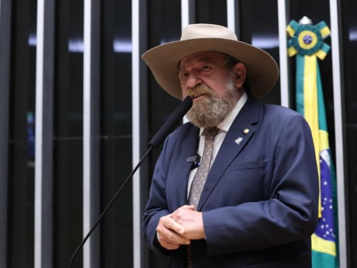 O Deputado federal NELSON BARBUDO surge como o principal nome do Podemos na corrida por uma cadeira na Câmara dos Deputados nas eleições de 2026.