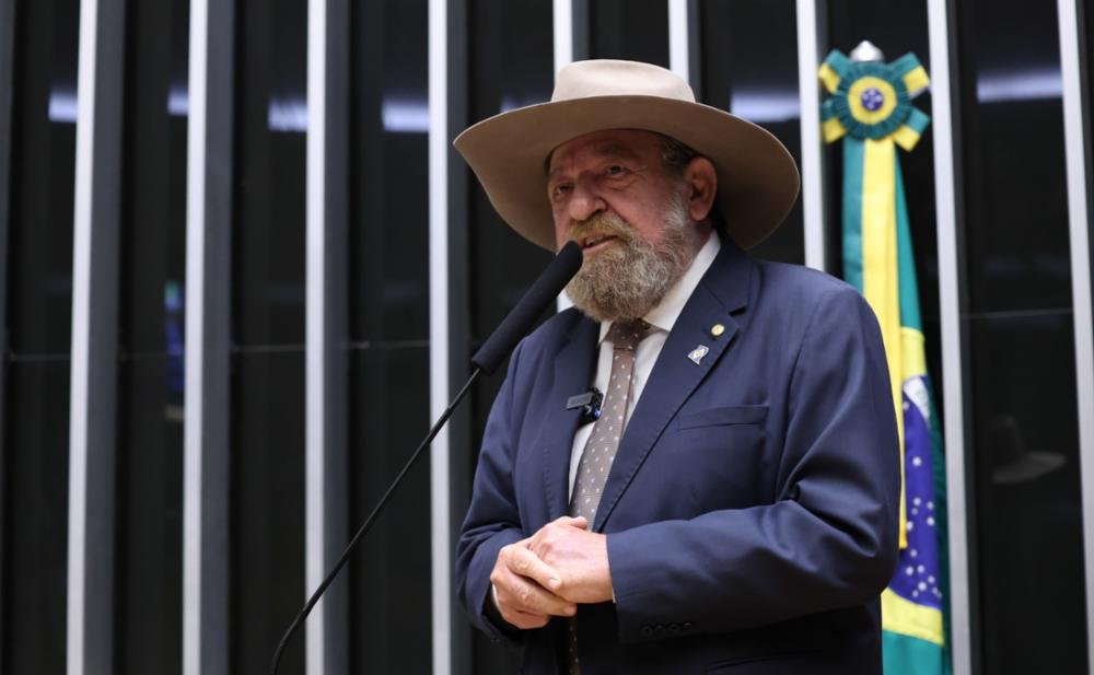 O Deputado federal NELSON BARBUDO surge como o principal nome do Podemos na corrida por uma cadeira na Câmara dos Deputados nas eleições de 2026.