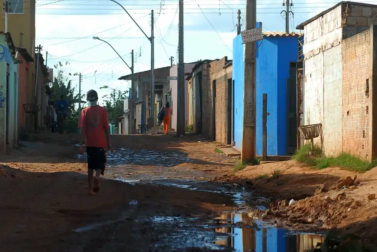 MT tem 81,6 mil moradores em favelas e comunidades urbanas; nove em cada 10 em Cuiabá