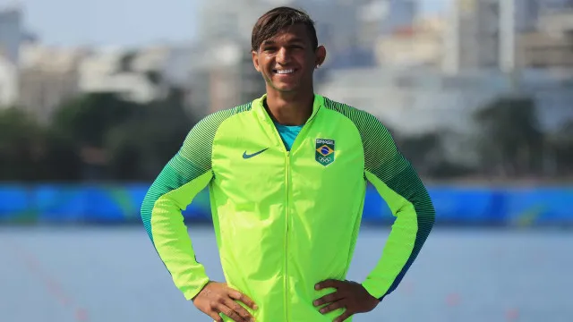 Isaquias Queiroz termina C1 1000m em último no Mundial de Canoagem