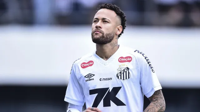 Santos usa embalo de vaga na Copa do Brasil para reagir no Brasileirão contra o Athletico-PR