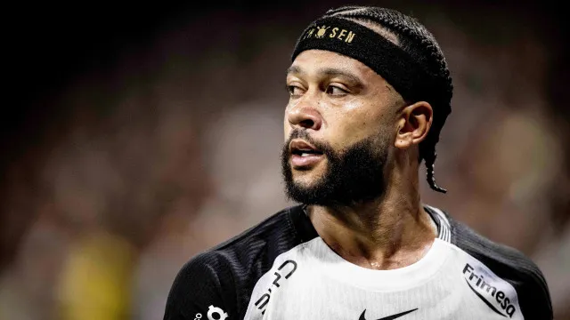 Corinthians avalia possível renovação com Memphis como saída para fair play