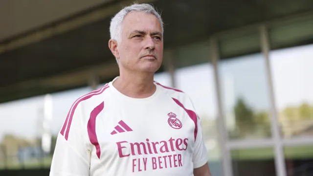Mourinho conta como convenceu Vini Jr. a não aceitar proposta do Arsenal