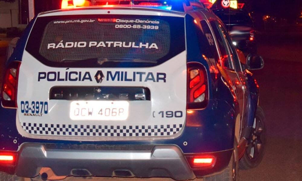 Casal é preso após matar homem com facada e ferir mulher com garrafada no rosto em briga de bar