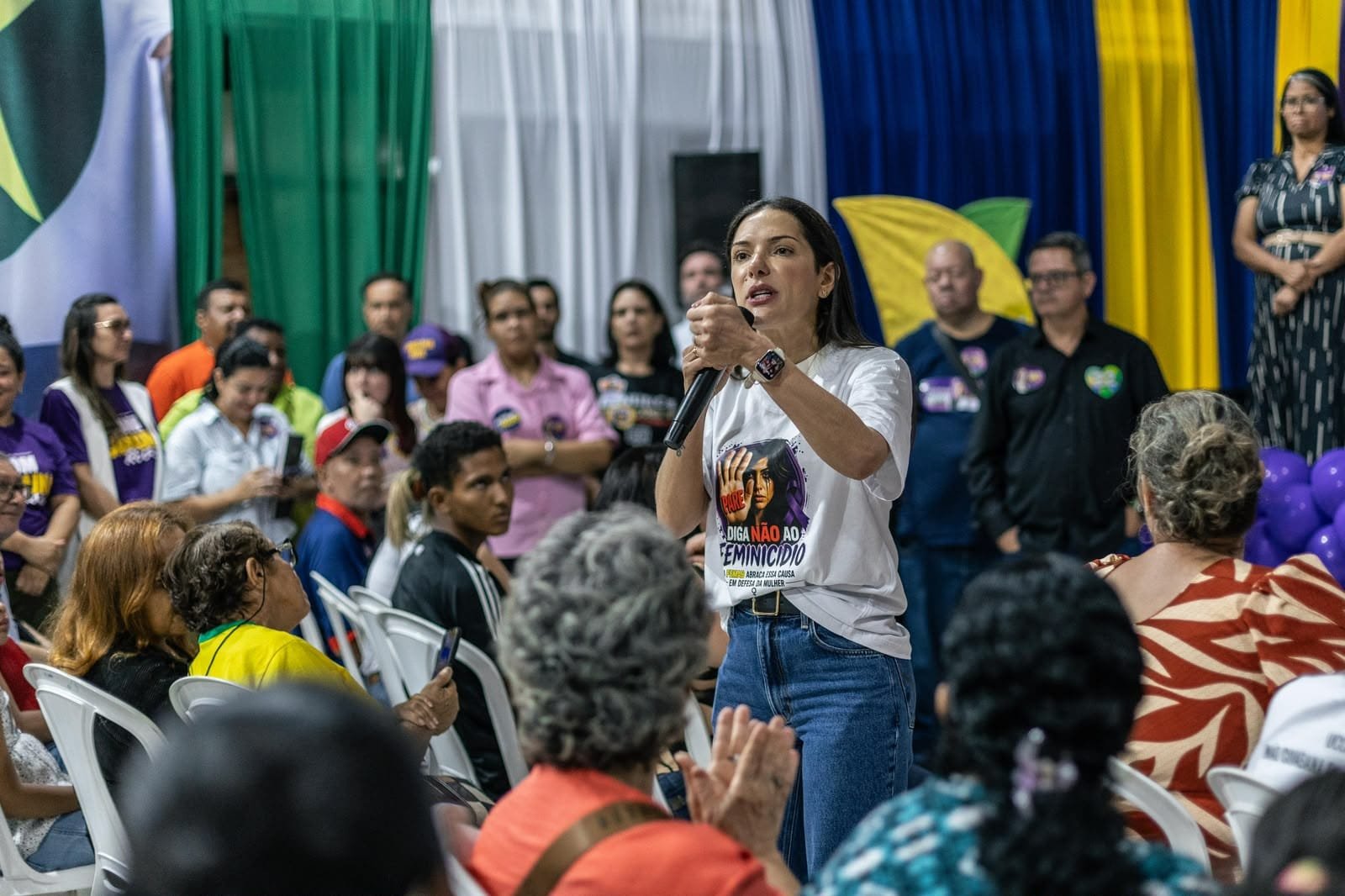 Janaina reforça compromisso com educação e o movimento comunitário: “Vou representar vocês no Senado”