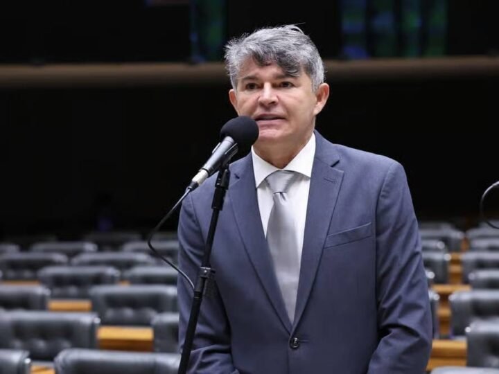 Medeiros mira adversários, mas acaba atingindo Fagundes: “Foi para quem a carapuça serviu”