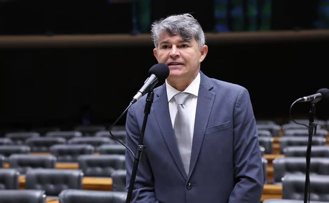 Medeiros mira adversários, mas acaba atingindo Fagundes: “Foi para quem a carapuça serviu”
