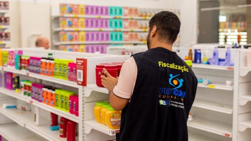 Procon apreende cerca de mil produtos durante operação em  lojas em shoppings de Cuiabá