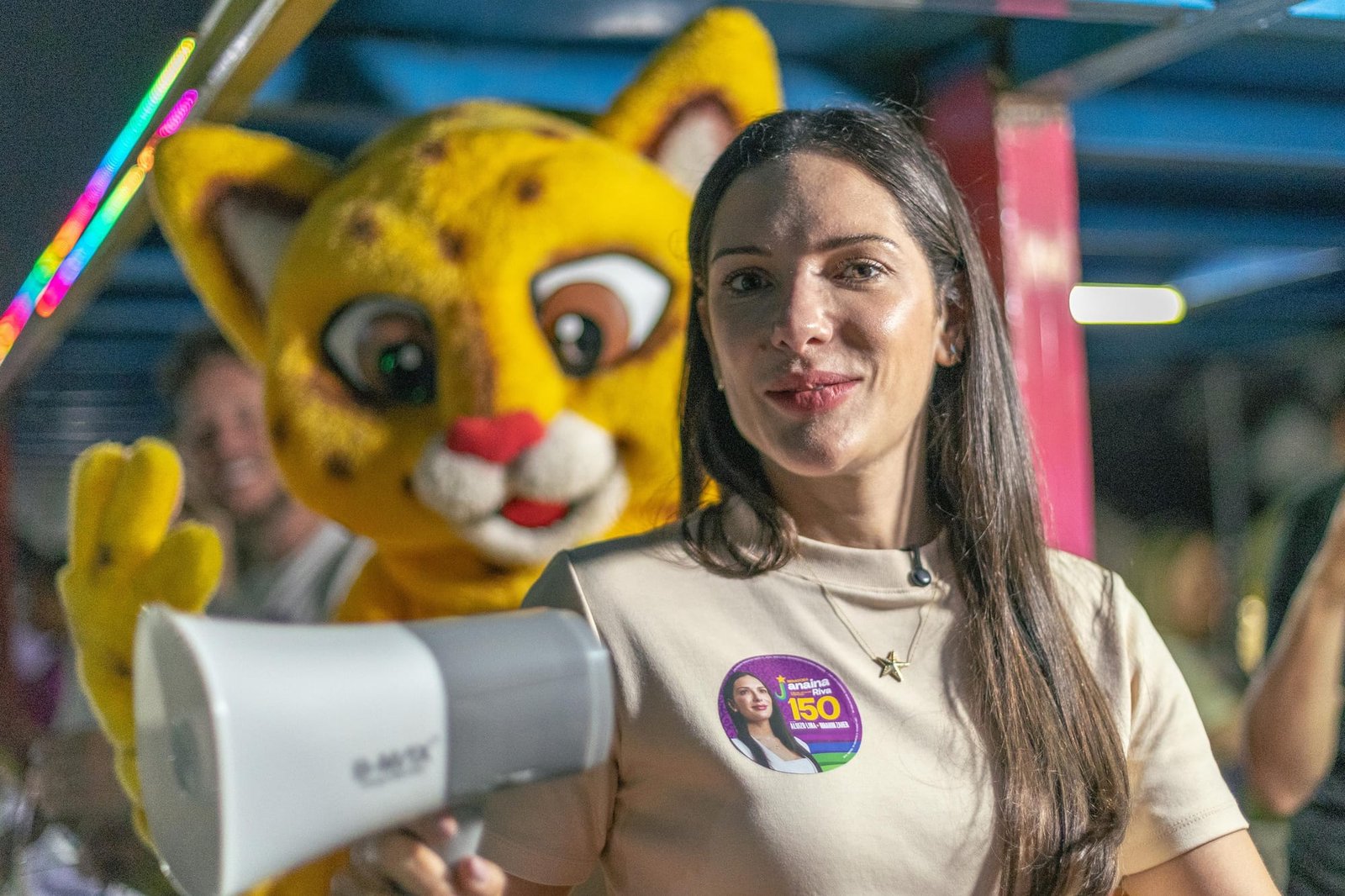 Campanha de Medeiros sofre revés após tenta ligar Janaina Riva à perda de tempo eleitoral