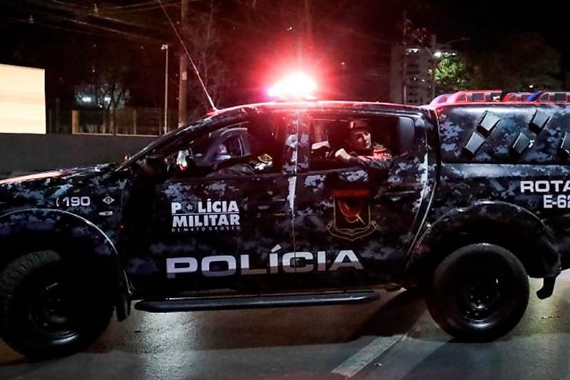 Ex-presidiário é preso após agridir irmã e manter pai idoso sob ameaça de faca em Cuiabá