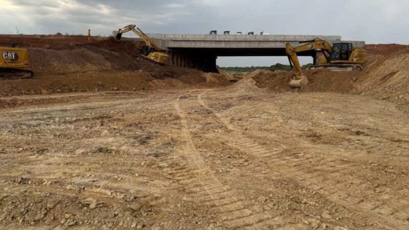 Obra no viaduto muda tráfego na Rodovia dos Imigrantes neste fim de semana
