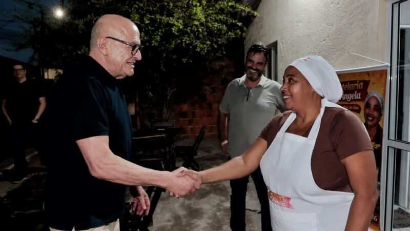 Famílias recebem Pivetta e relatam melhoria no recebimento de água em Várzea Grande