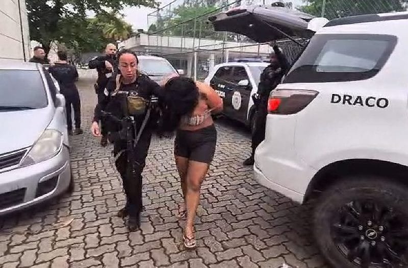 Alvo de operação contra extorsão e lavagem de dinheiro em MT é presa na praia de Copacabana