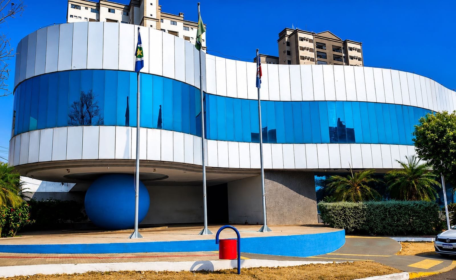 TCE mantém suspensão de sorteio de 12 Corollas a professores por prefeitura em MT