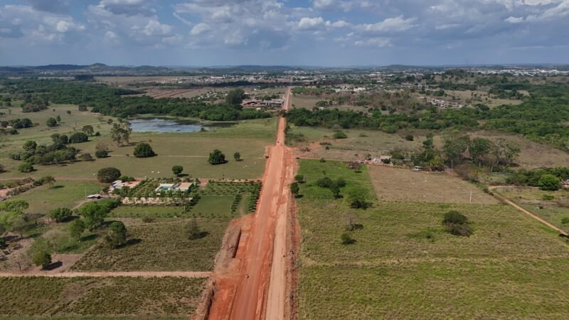 Flavinha visita obra da Estrada Planalto e acompanha de perto investimento de quase R$ 10 milhões em Colíder
