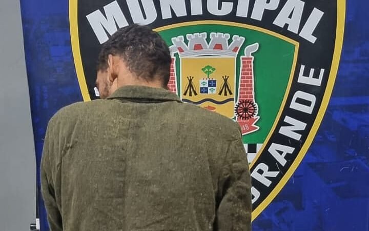 Ladrão é preso escondido em telhado de comércio após tentativa de furto em VG; vídeo