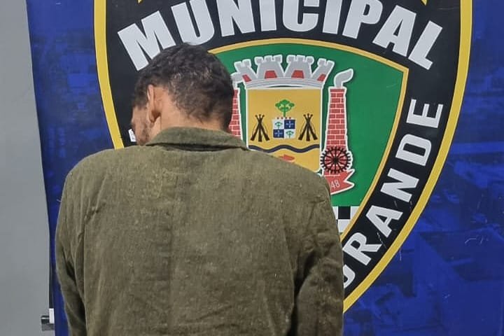 Ladrão é preso escondido em telhado de comércio após tentativa de furto em VG; vídeo