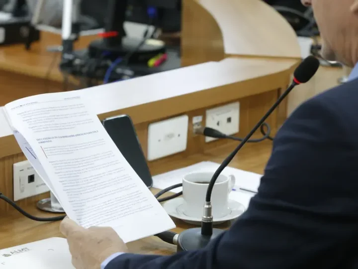 Deputados decidem suspender  CPI da Saúde durante período eleitoral; ex-secretário depõe em outubro