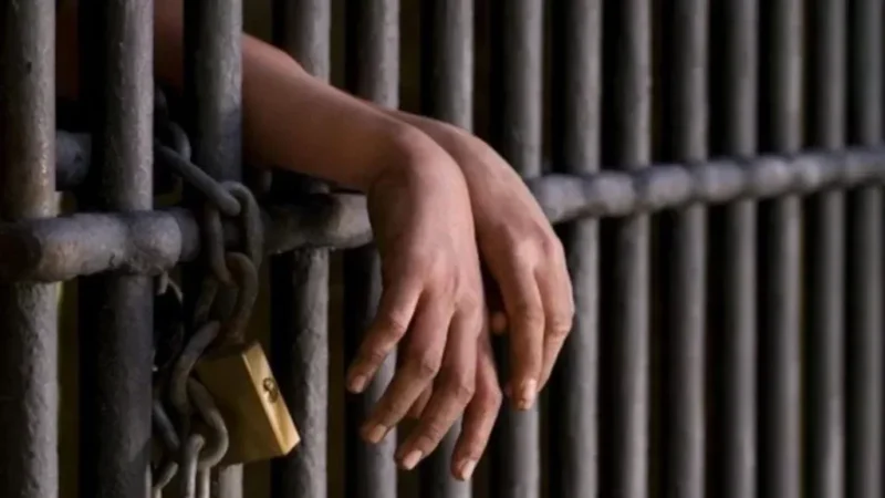 Detento é encontrado morto com cabeça e membros amarrados em penitenciária