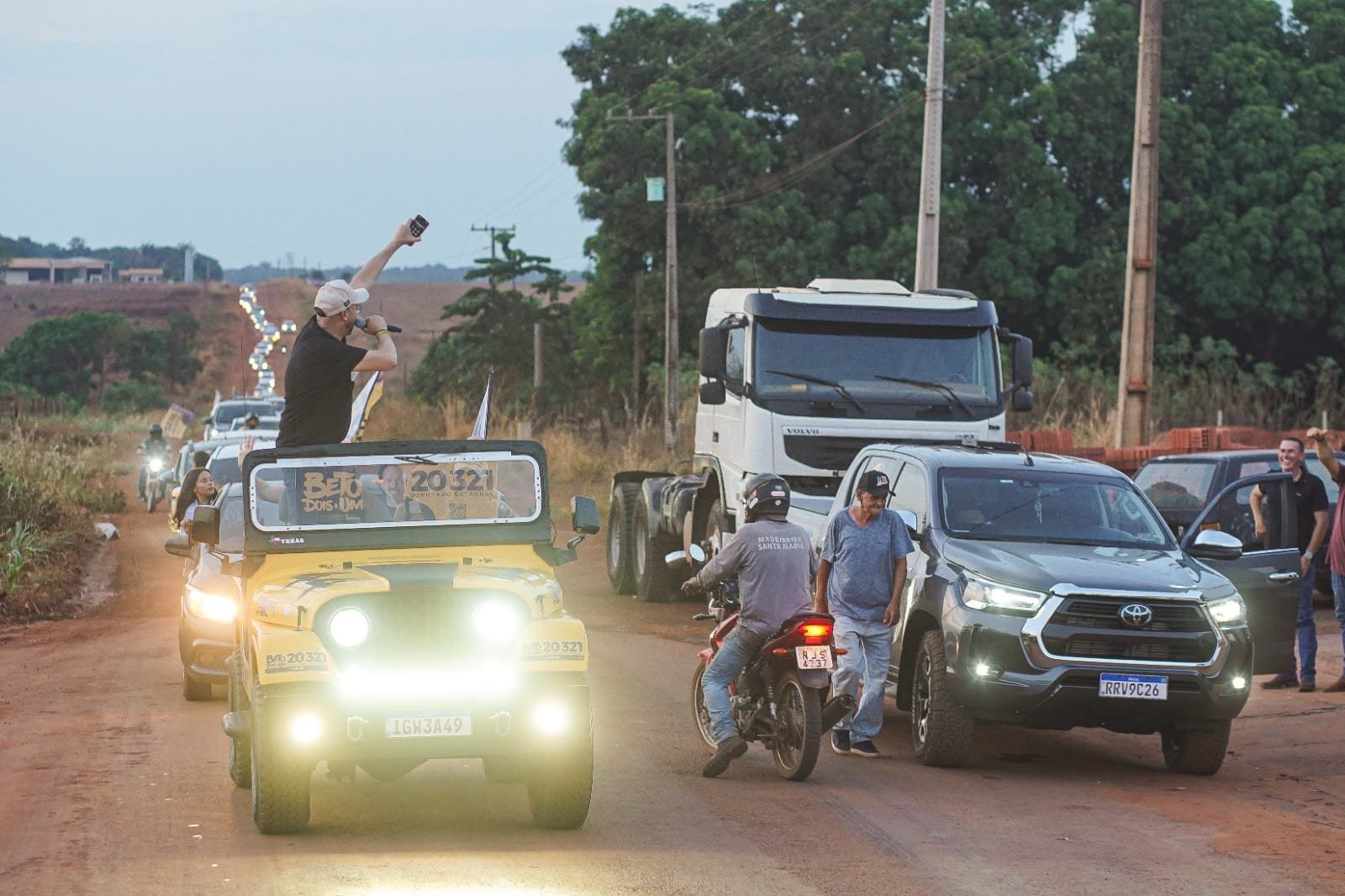 Carreata com Beto Dois a Um reúne centenas de veículos em Brasnorte