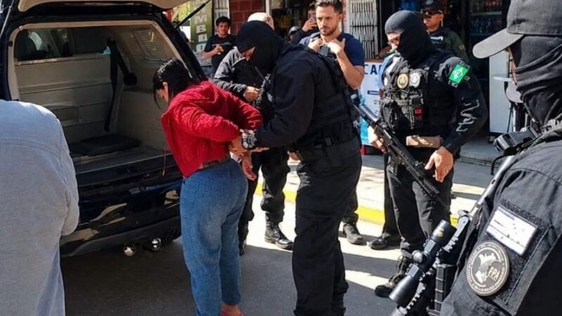 Vídeo mostra “Angeliquinha” cercada por policiais na Bolívia; criminosa será recambiada para MT