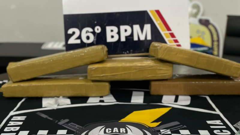 Polícia Militar prende faccionado com cinco tabletes de maconha em quitinete
