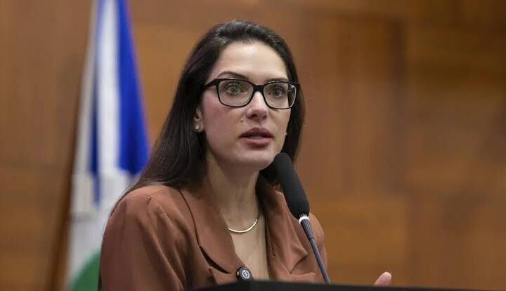 Janaina denuncia oferta de até R$ 7 mil por vídeos contra ela e leva caso à Polícia Federal