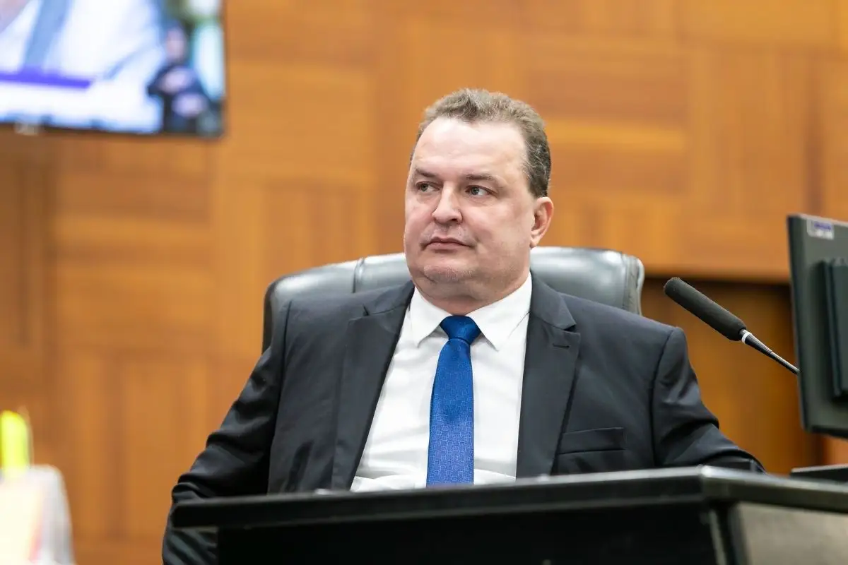 Max prevê Podemos com a maior bancada e prega reflexão do eleitor nas urnas