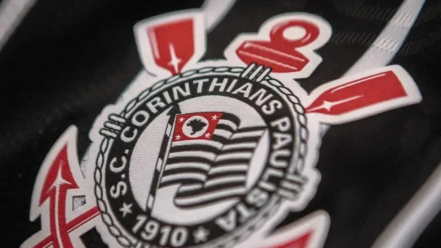Justiça de SP anula mandatos vitalícios de conselheiros do Corinthians